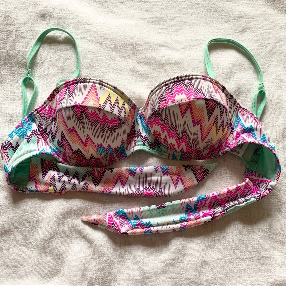 Forever 21 colourful bikini top ⛱